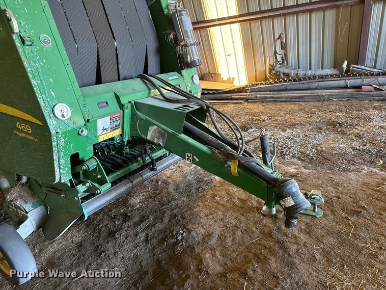 image for item EV6137 2013 John Deere 469 round baler