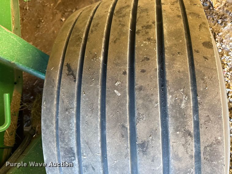 image for item EV6137 2013 John Deere 469 round baler