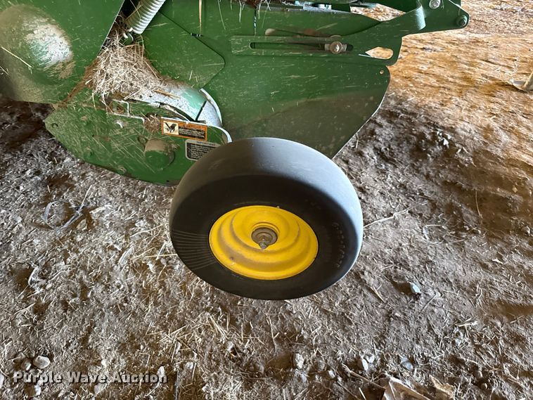 image for item EV6137 2013 John Deere 469 round baler