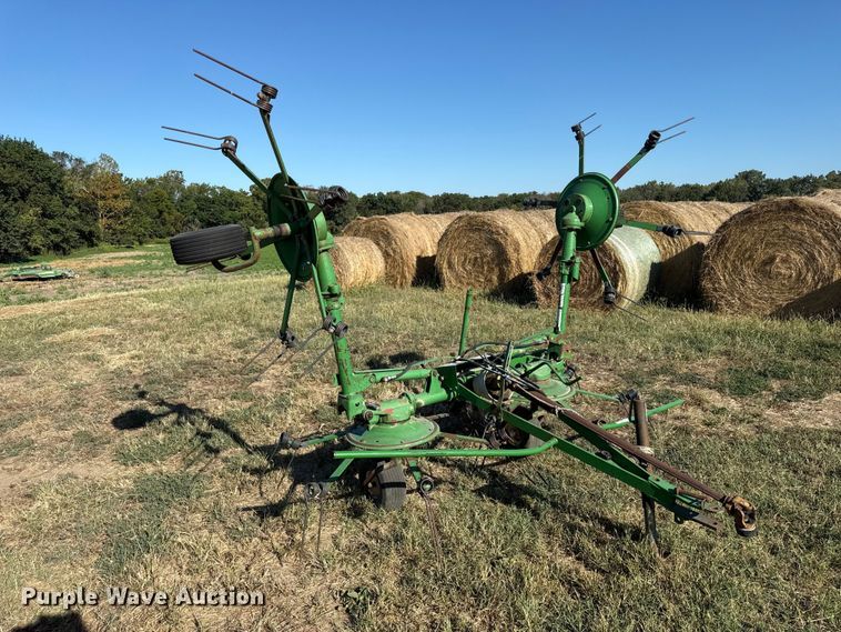 image for item EV6140 John Deere hay tedder