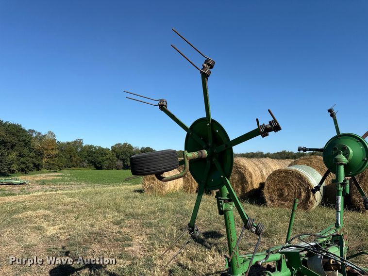 image for item EV6140 John Deere hay tedder