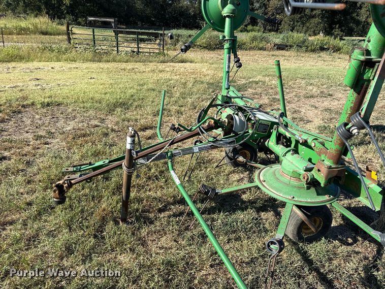 image for item EV6140 John Deere hay tedder