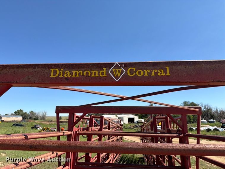 image for item EW2190 Diamond W Corral portable corral