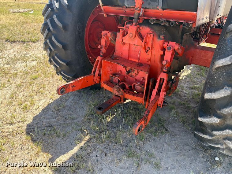 image for item EW2202 1976 Case 1370 tractor