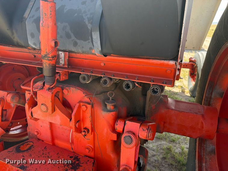 image for item EW2202 1976 Case 1370 tractor
