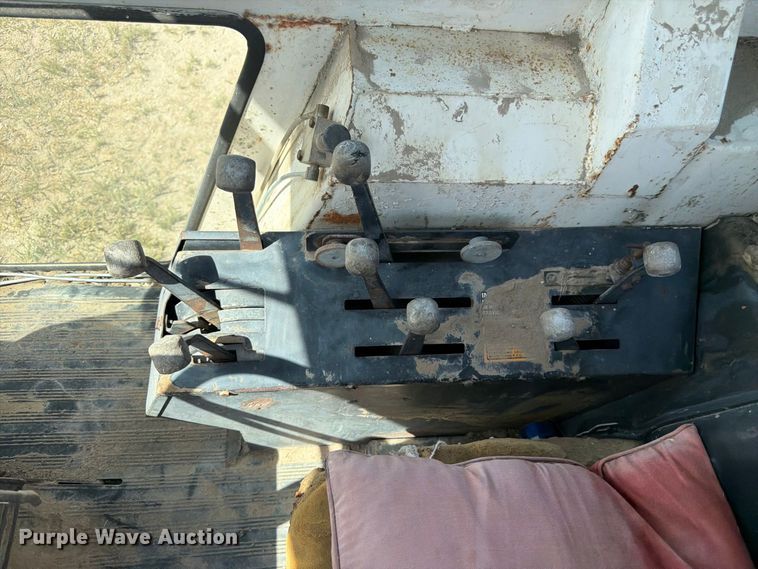 image for item EW2202 1976 Case 1370 tractor