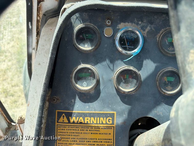 image for item EW2202 1976 Case 1370 tractor