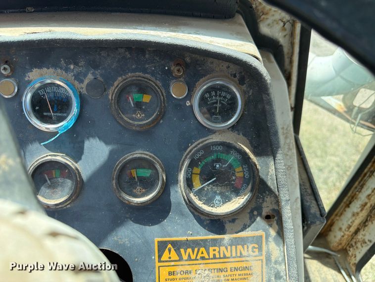 image for item EW2202 1976 Case 1370 tractor