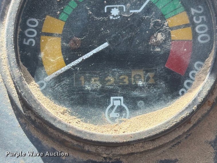 image for item EW2202 1976 Case 1370 tractor