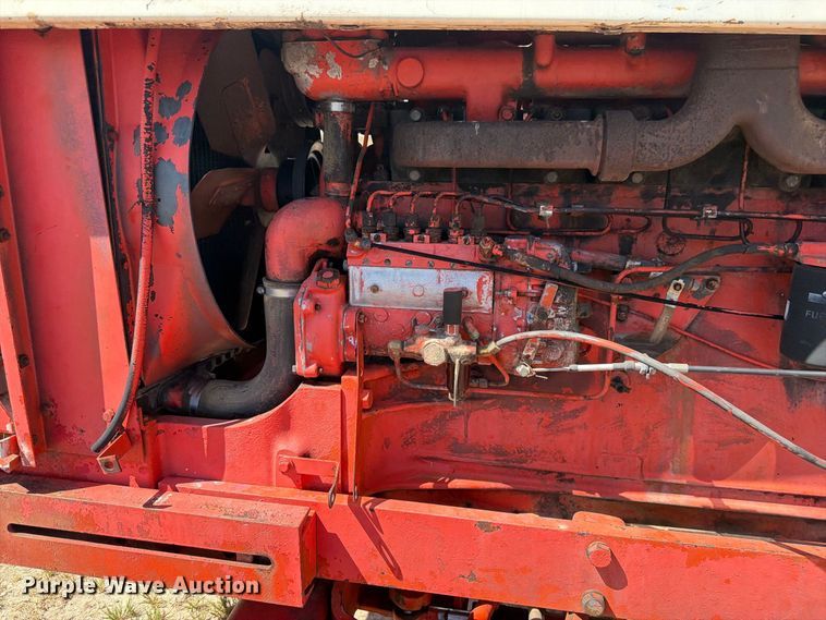 image for item EW2202 1976 Case 1370 tractor