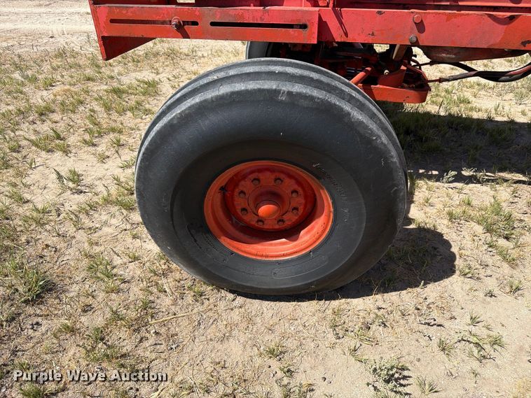 image for item EW2202 1976 Case 1370 tractor