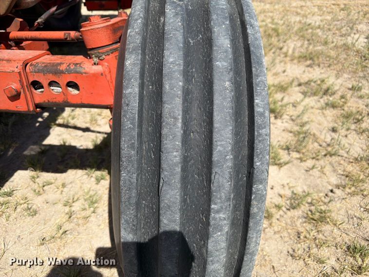 image for item EW2202 1976 Case 1370 tractor
