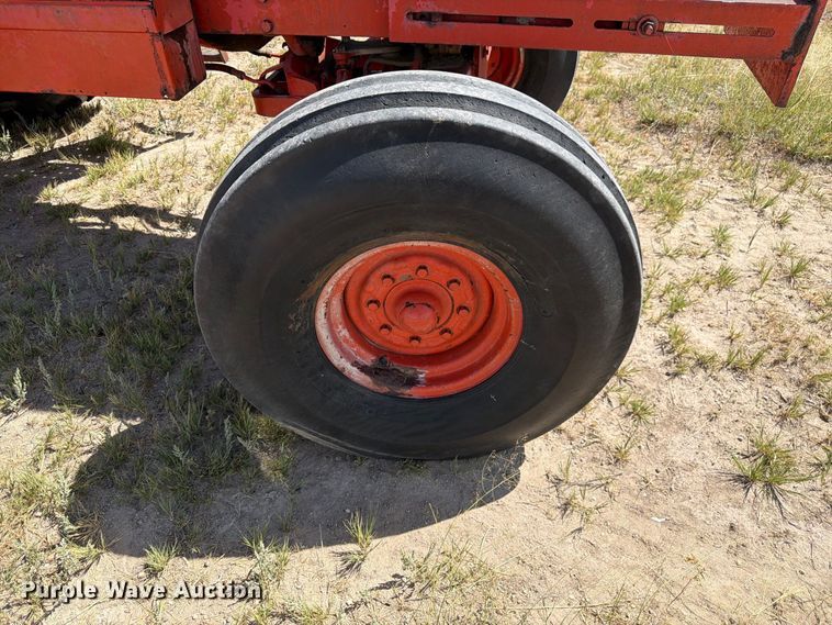 image for item EW2202 1976 Case 1370 tractor