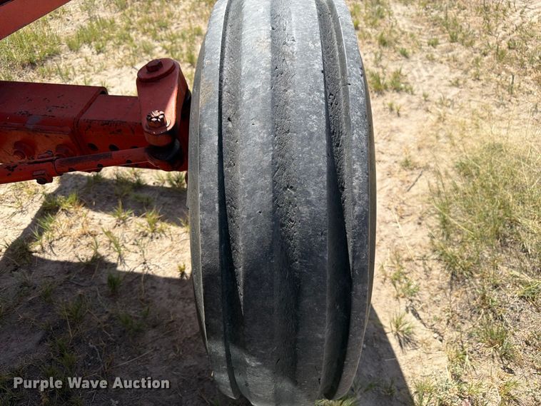image for item EW2202 1976 Case 1370 tractor