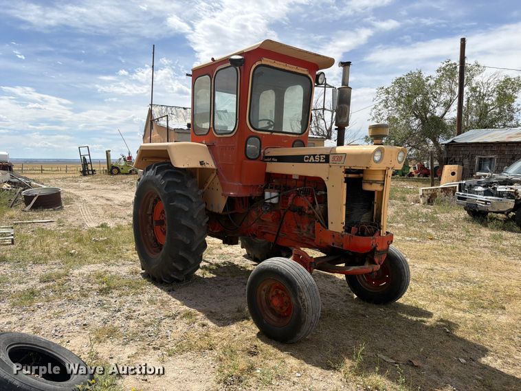 image for item EW2204 Case 930 tractor