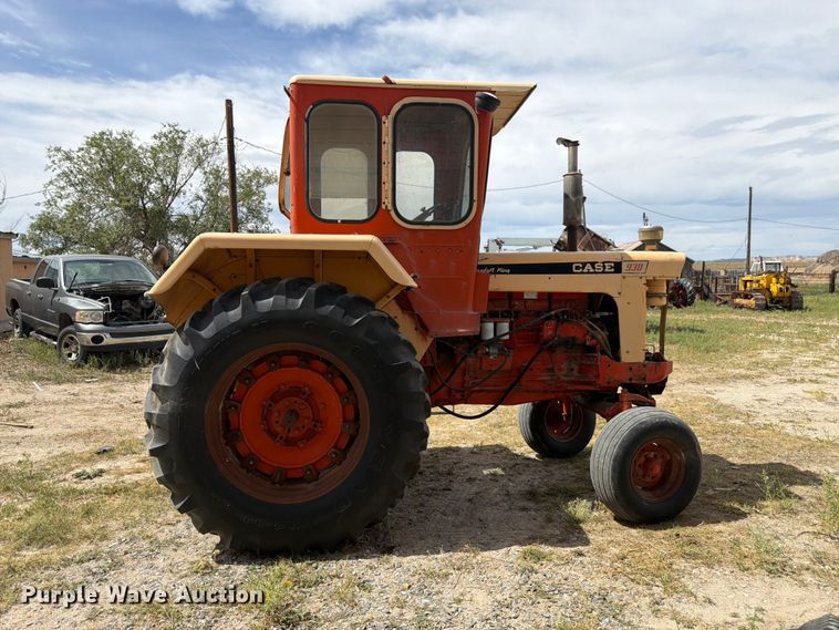 image for item EW2204 Case 930 tractor