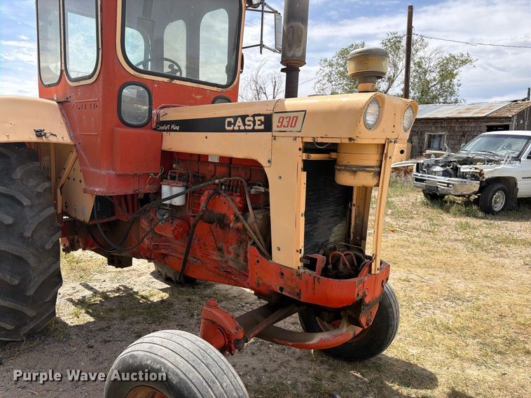 image for item EW2204 Case 930 tractor