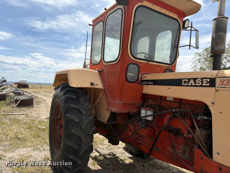 image for item EW2204 Case 930 tractor