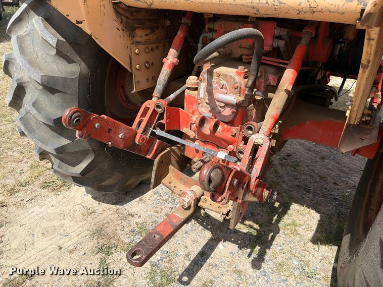 image for item EW2204 Case 930 tractor
