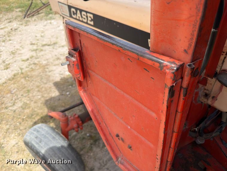 image for item EW2204 Case 930 tractor