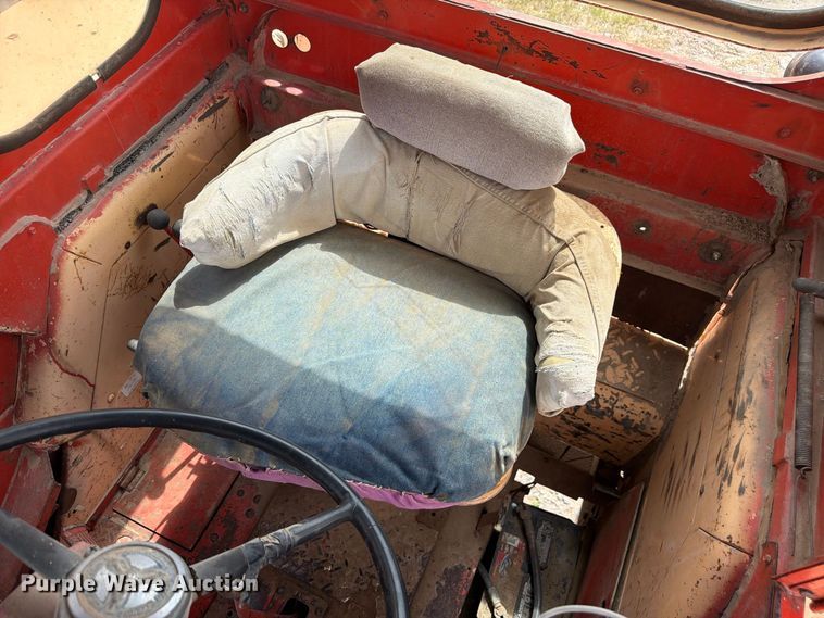 image for item EW2204 Case 930 tractor