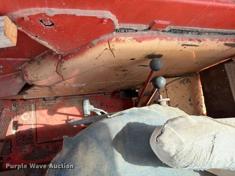 image for item EW2204 Case 930 tractor