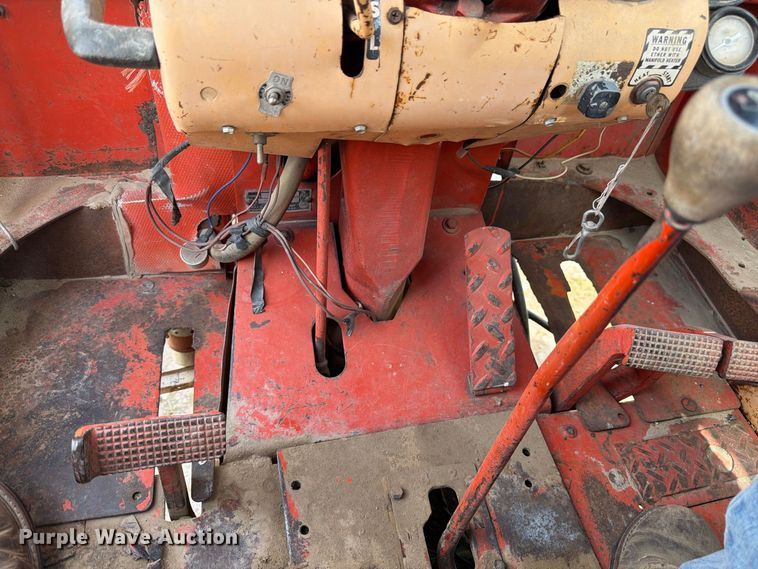 image for item EW2204 Case 930 tractor