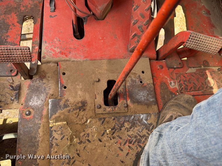 image for item EW2204 Case 930 tractor