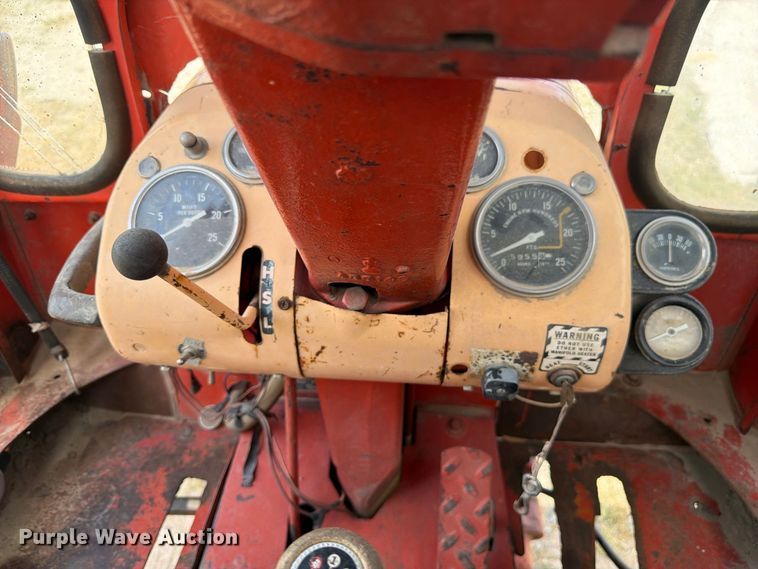 image for item EW2204 Case 930 tractor