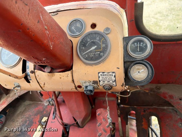 image for item EW2204 Case 930 tractor