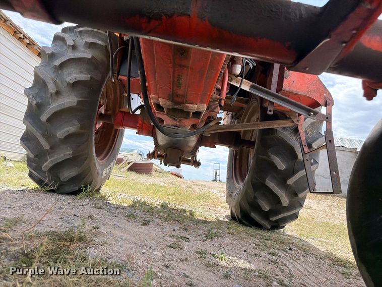 image for item EW2204 Case 930 tractor