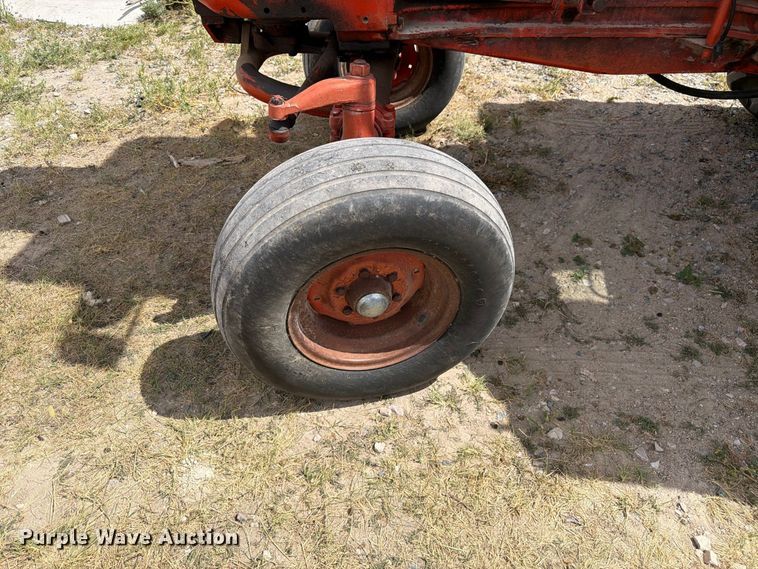 image for item EW2204 Case 930 tractor