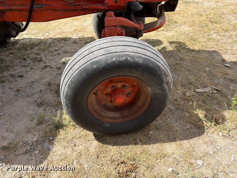 image for item EW2204 Case 930 tractor