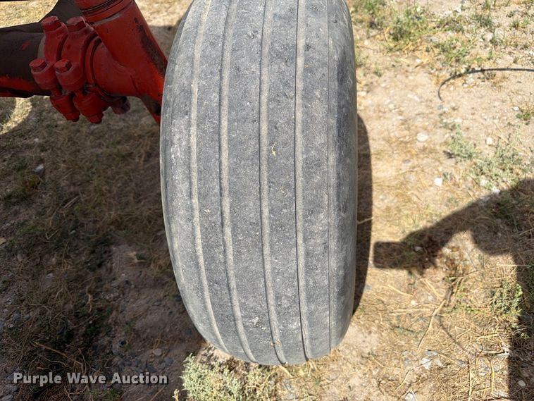 image for item EW2204 Case 930 tractor