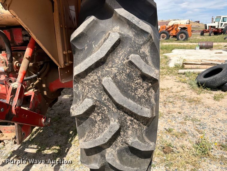 image for item EW2204 Case 930 tractor