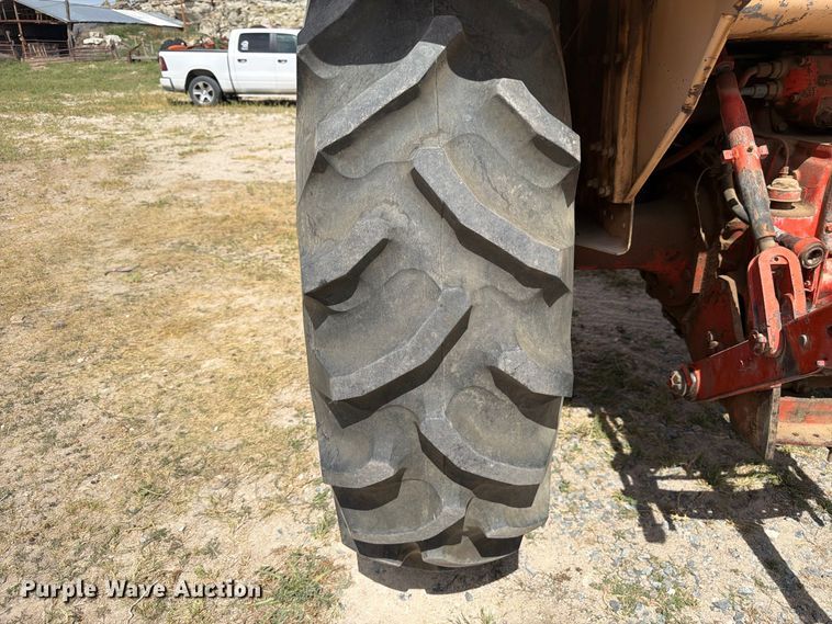 image for item EW2204 Case 930 tractor