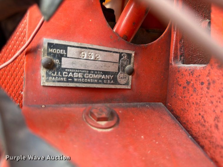 image for item EW2204 Case 930 tractor