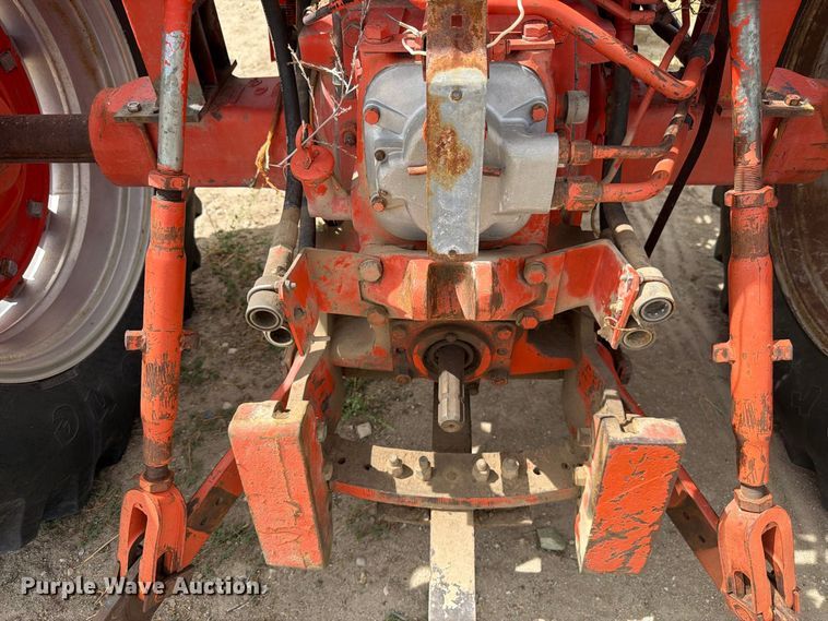 image for item EW2205 1976 Case 970 tractor
