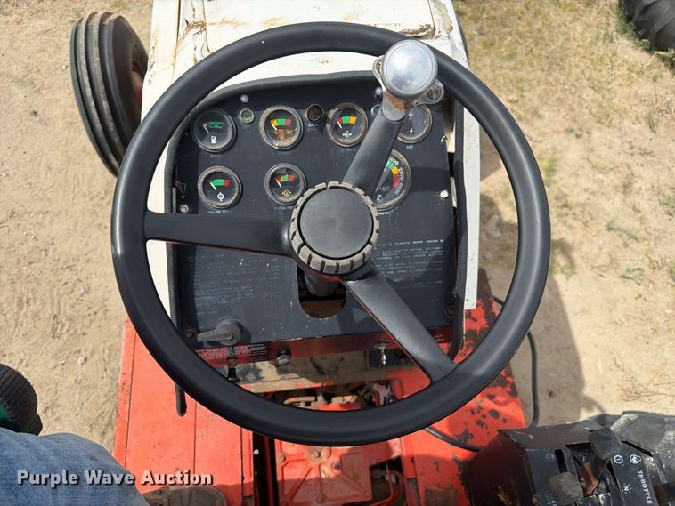 image for item EW2205 1976 Case 970 tractor