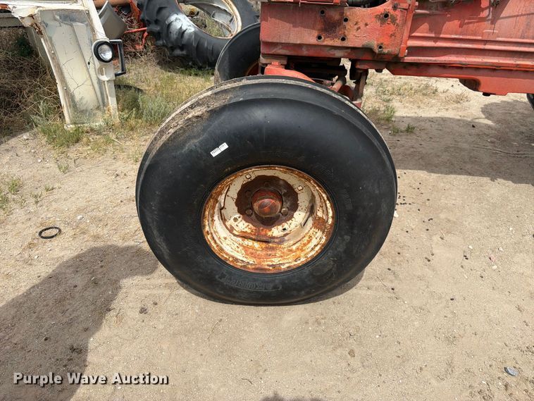 image for item EW2205 1976 Case 970 tractor