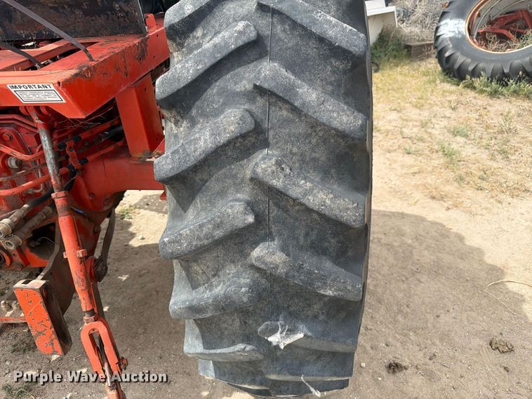 image for item EW2205 1976 Case 970 tractor