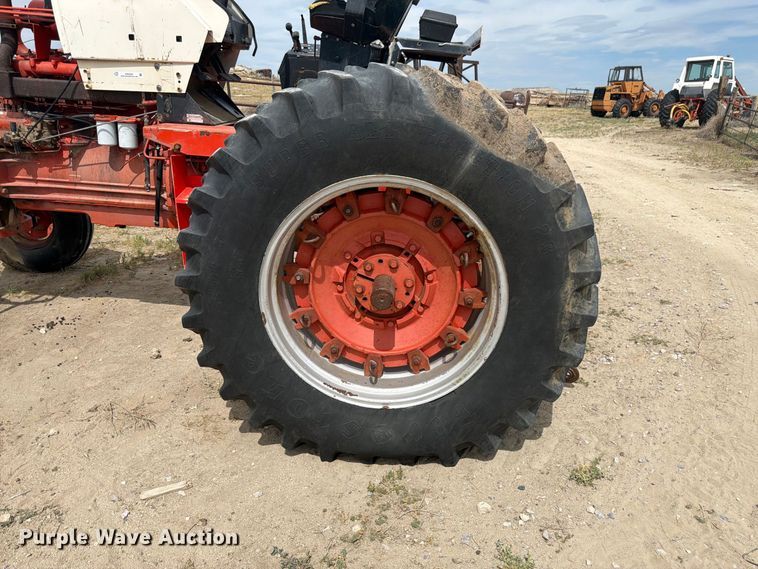 image for item EW2205 1976 Case 970 tractor