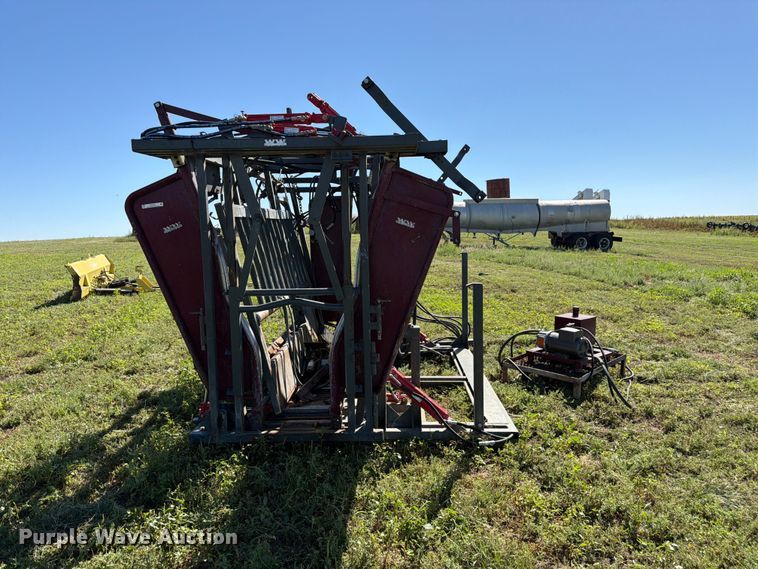 image for item EW2225 WW Livestock Systems  squeeze chute