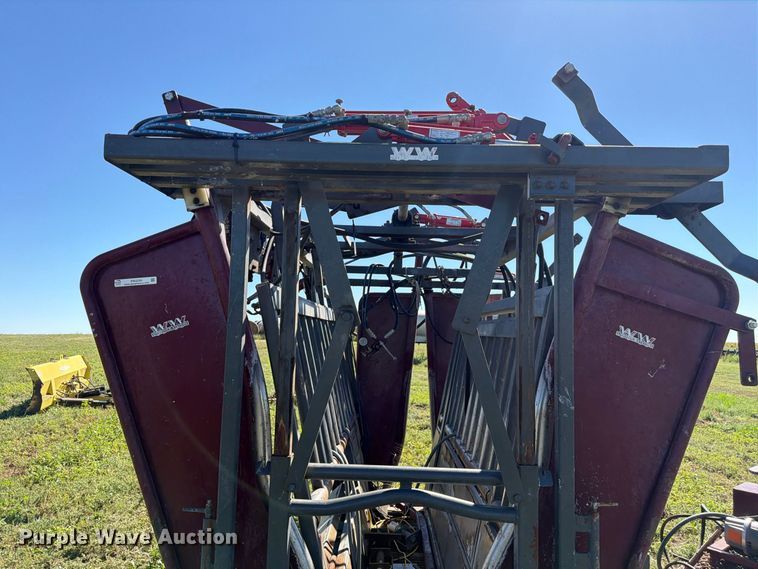 image for item EW2225 WW Livestock Systems  squeeze chute