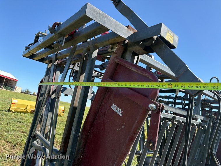 image for item EW2225 WW Livestock Systems  squeeze chute