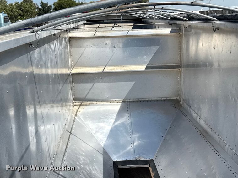 image for item EW4252 2017 Timpte grain trailer