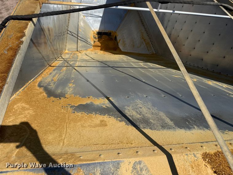 image for item EW4254 2017 Wilson DWH-650 grain trailer
