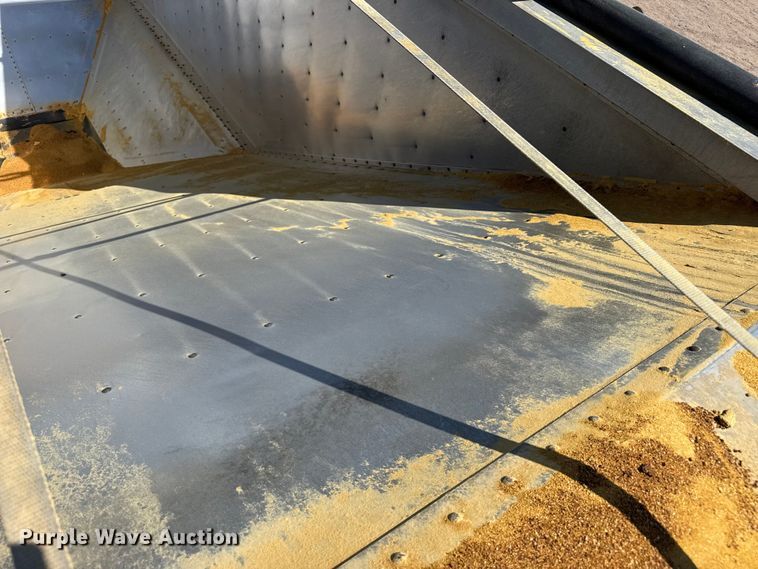 image for item EW4254 2017 Wilson DWH-650 grain trailer