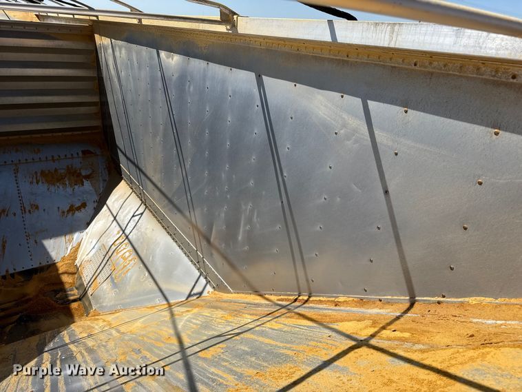 image for item EW4254 2017 Wilson DWH-650 grain trailer