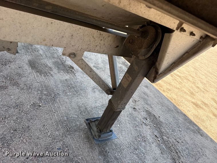 image for item EW4254 2017 Wilson DWH-650 grain trailer